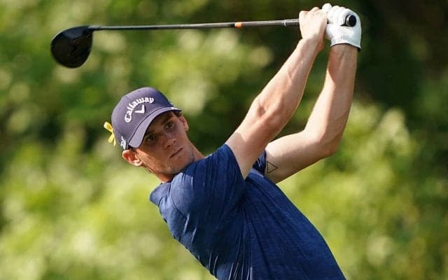 「伸ばして、沈んで、伸ばす」トーマス・ピータース飛ばしのスパイラルスイング