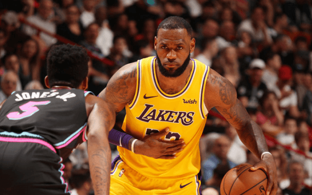 古巣相手にレブロン・ジェームズが51得点の大爆発、レイカーズがヒートに勝利