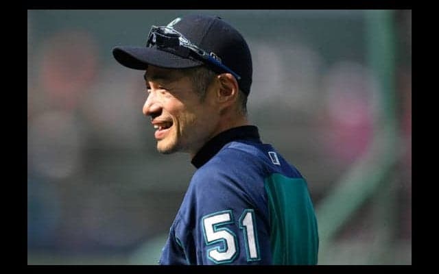 イチローの粋なサプライズに米も驚嘆＆感動　岩瀬の引退セレモニーに“乱入”
