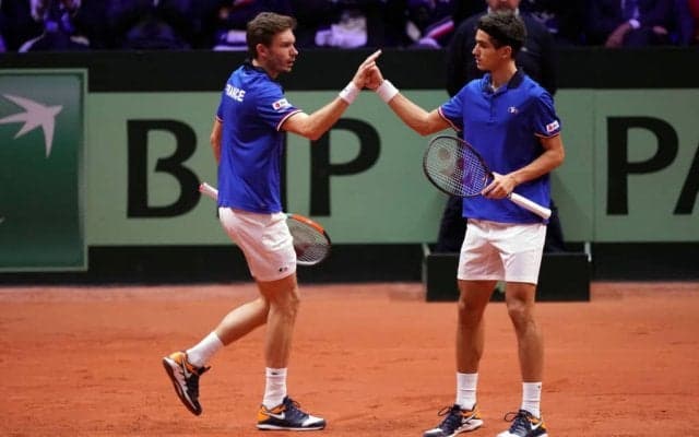 フランス、最終戦準優勝ペアが1勝。3時間半超え激闘制し、決着は第3日へ[デビスカップ]