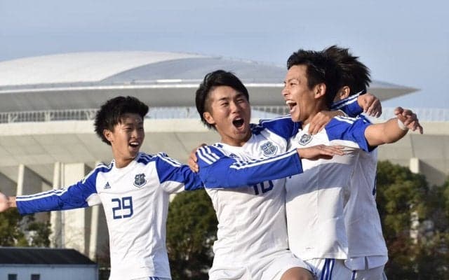 【サッカー部男子】　リーグ戦王者相手に、２ー０で快勝！