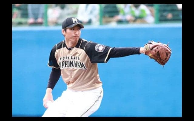 ファンフェスで大暴れの新垣、日ハム中田＆般若との爆笑“3ショット”公開!?