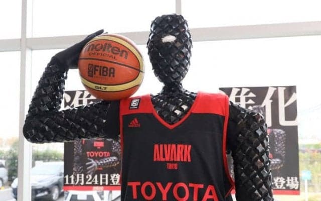 アルバルク東京の進化したAIバスケットボールロボット『CUE2』、立飛に立つ！