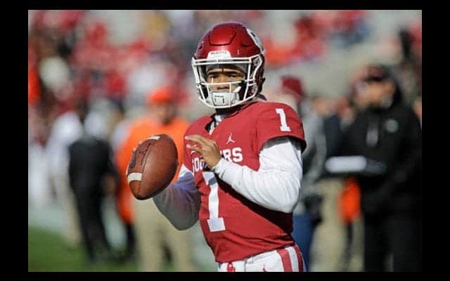 野球とアメフトの大学生“二刀流”スター、MLBを選択　NFLは「諦める」