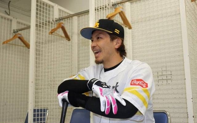 ソフトバンク・松田宣浩、初めてベンチから胴上げに駆けつけた景色