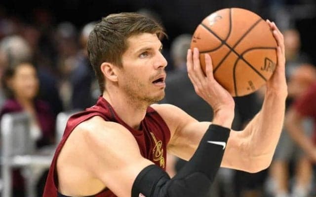 チーム解体のキャバリアーズ、立て直しを図るジャズにカイル・コーバーをトレード