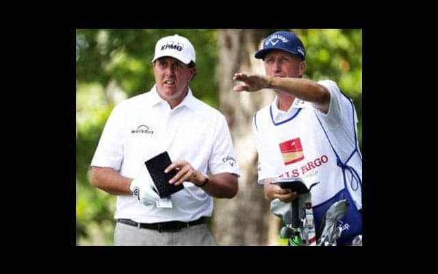 松山英樹が「名コンビ」を解消。トッププロのキャディー事情を振り返り