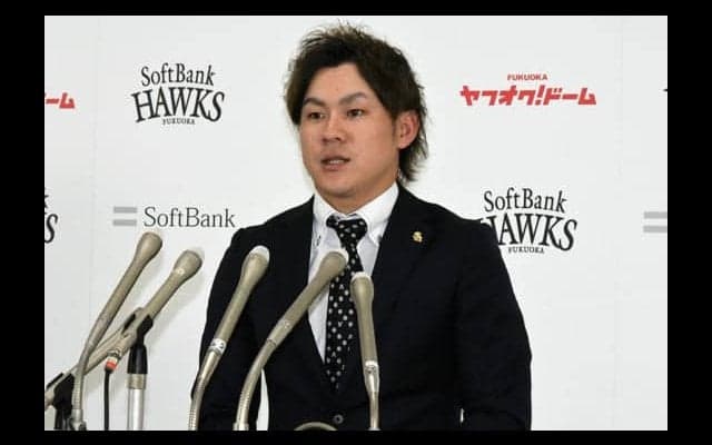 鷹・牧原、800万円増でサイン　育成同期の甲斐＆千賀の活躍に「嬉しさ半面、悔しさも」