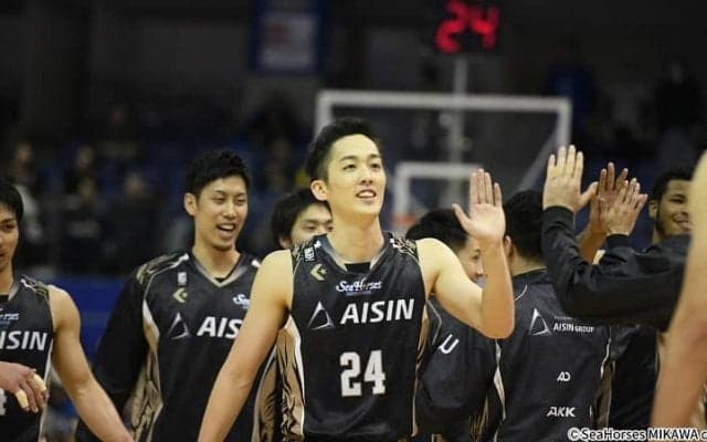 71年目の名門チーム、主将・狩俣と「加藤君」が気合のディフェンスで接戦を制す