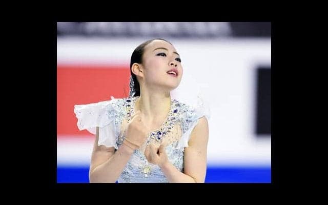 紀平梨花が首位発進。超新星の登場に女王ザギトワは不機嫌な顔