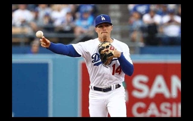 【MLB】中堅＆右翼＆遊撃＆二塁、どの位置でも…万能選手の圧巻美技集に「なんて才能」