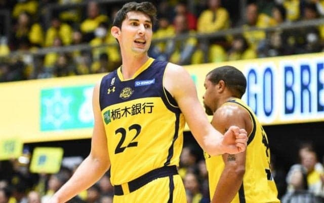 ライアン・ロシター、『52得点の悔しい試合』からフリースローを決めリベンジ成功