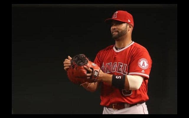 【MLB】左膝と右肘の手術を受けたプホルスのリハビリは順調　エプラーGM明かす