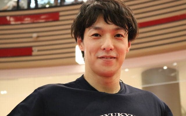 【卓球】「ガチムチ4人衆VS松平賢二」の死闘 “卓球界の筋肉担当”が小さく見えるぞ