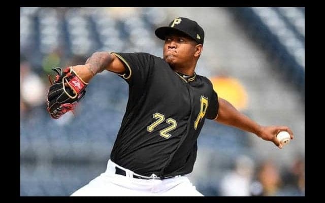 「母さん、僕は右利きなんだ」…中日加入の164キロ左腕ロメロに驚きの事実