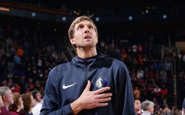 ダーク・ノビツキーが今シーズン初出場、史上初1球団で21年連続公式戦出場達成