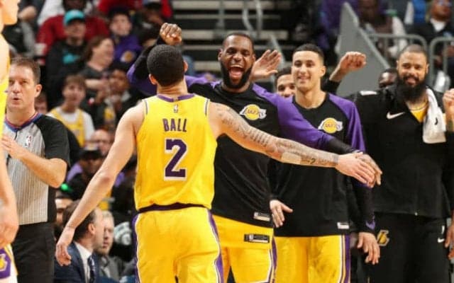 マジック＆ジャバー以来初、レブロン＆ロンゾが同一試合でトリプル・ダブルを達成