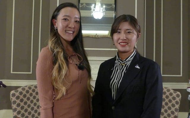 目指すは活躍していつかあの番組に！　LPGA90期生同士のエイミー・コガと大里桃子のラウンジトーク