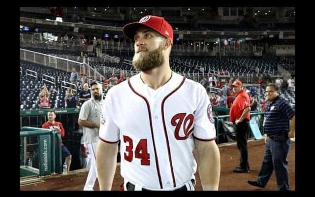 【MLB】FA市場で大注目のハーパーにキーマン登場？　フィリーズ野手「僕を頼っていい」