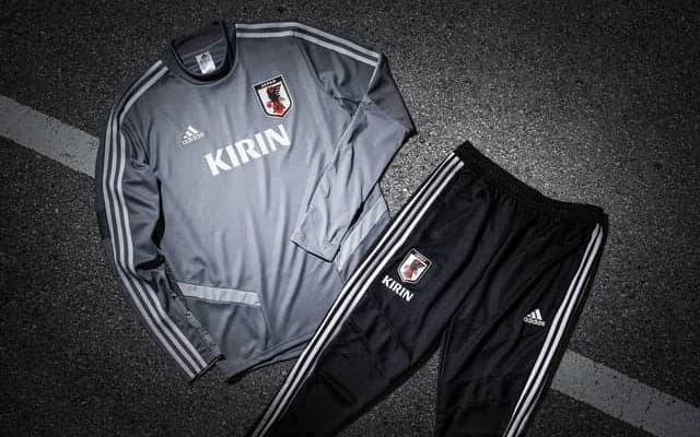 サッカー日本代表オフィシャルトレーニングウェア「TIRO19」に新色のグレーが登場