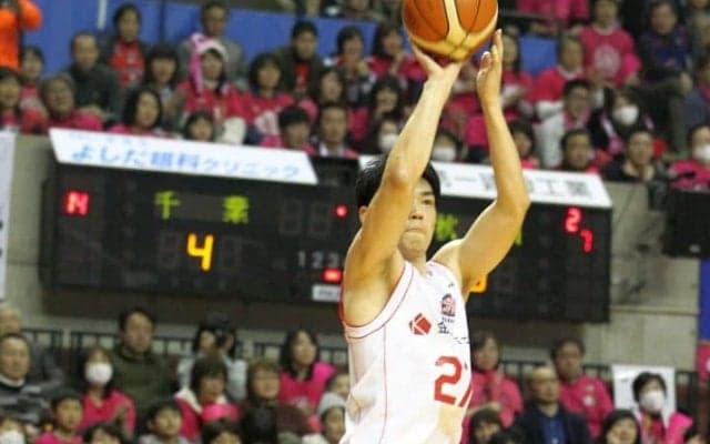 両チームがハードワークを貫く熱戦、石井講祐が勝負強さを発揮し千葉を勝利に導く