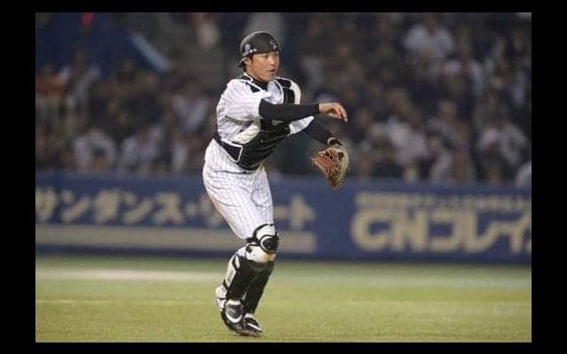 引退したいぶし銀のロッテ捕手　「1番思い出に残る」投手8人リードした開幕戦