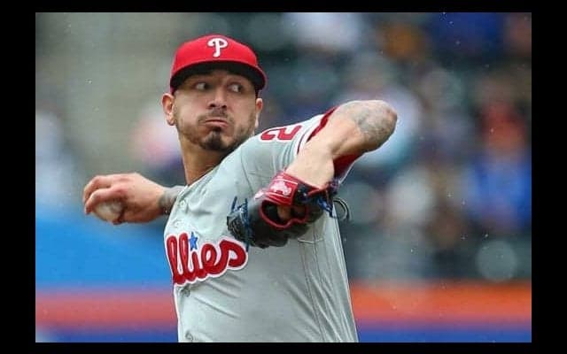 【MLB】右投手の右腕に打球直撃→一塁へ左腕で剛速球!?　投手「最高の美技」4つが凄い