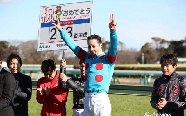ルメール騎手がJRA最多勝記録を更新！武豊騎手を超え215勝でシーズンを終える