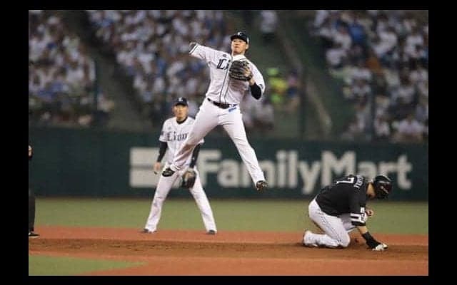 浅村の驚異のジャンプスロー　カメラマン選出、今年のベストショット【プロ編】