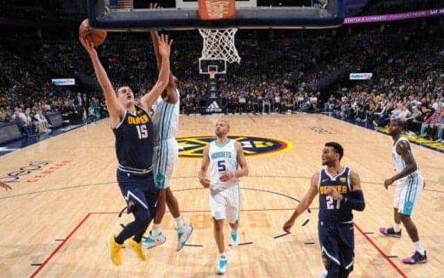 好調ナゲッツがホーム10連勝、ニコラ・ヨキッチは満員の観客の前でMJ以来の快挙