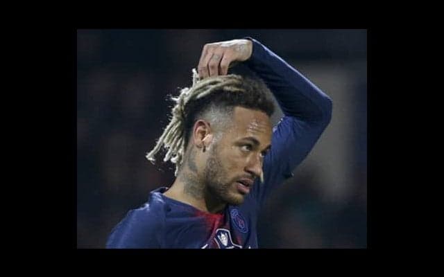 ネイマールの食事、収入、車、家、親友…。その型破りな私生活