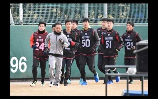 ロッテの新人合同自主トレがスタート！　12分間走トップは地元出身の高卒右腕