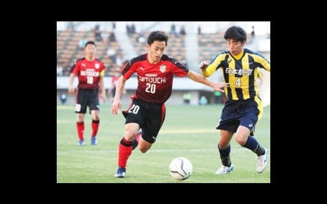 対照的な流経大柏と瀬戸内。高校サッカー決勝の舞台に進むのは？
