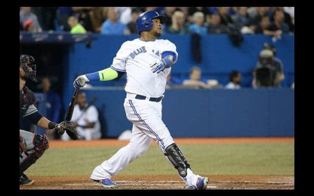 元巨人フランシスコも登場　中南米WLでのHR後の“バット投げ”はド派手で凄い!?