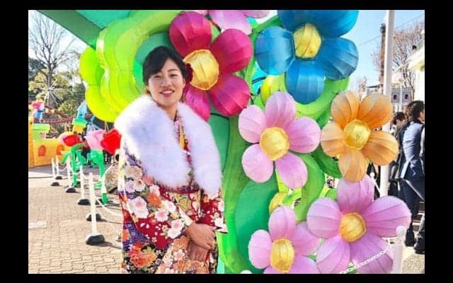 【女子プロ野球】新成人のフローラ甲斐田、赤の振袖姿で誓う「勝利をあげ、チームに貢献を」