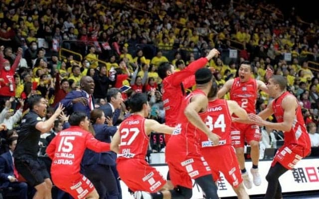 富樫勇樹が最後の最後でエースの仕事、千葉ジェッツが栃木を振り切り天皇杯3連覇