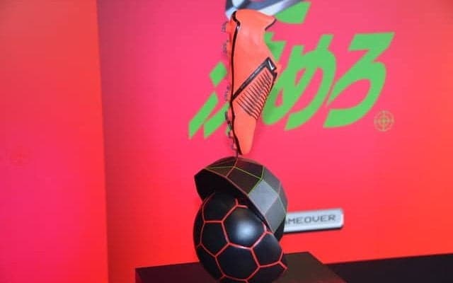 ゴルフショットを参考に作られた、世界的ストライカーも愛用するスパイク「PHANTOMVNM（ファントム ヴェノム）」