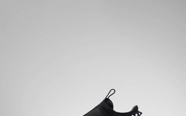 これがトレーニングシューズの未来形？NIKE、足を入れると自動調整するスマートシューズ「ナイキ アダプトBB」を発表