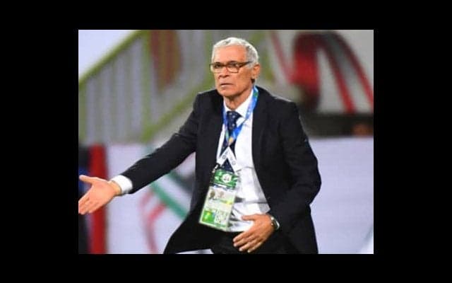 森保Ｊを待ち受けるリーガの名将。選手の胸を強烈パンチして送り出す