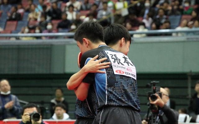 【卓球】シングルスだけじゃない　張本ペアが前年王者破り決勝進出＜全日本卓球2019＞