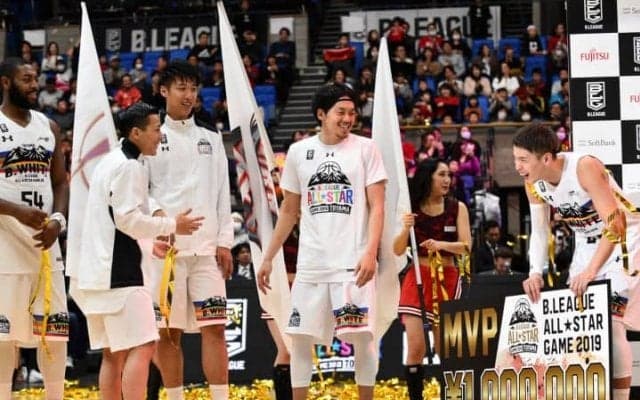 華麗なスキルと豪快なダンクの応酬、笑顔に満ちた富山県でのBリーグオールスター