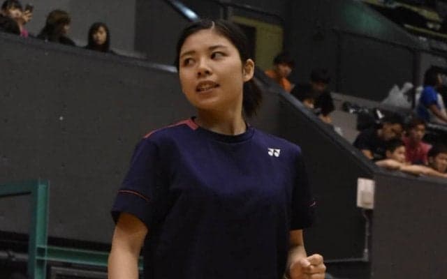 【バドミントン部女子】　１本も落とすことなく準決勝進出！