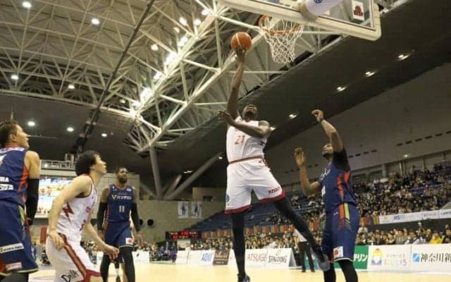 バンバ投入からのトラップディフェンスが決め手に、川崎が神奈川ダービーを制す
