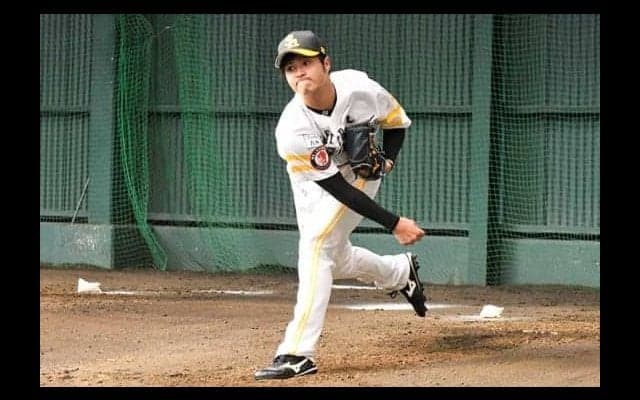 鷹初日で“甲斐甲斐バッテリー”実現　ドラ1甲斐野「甲斐さんがのせてくれた」