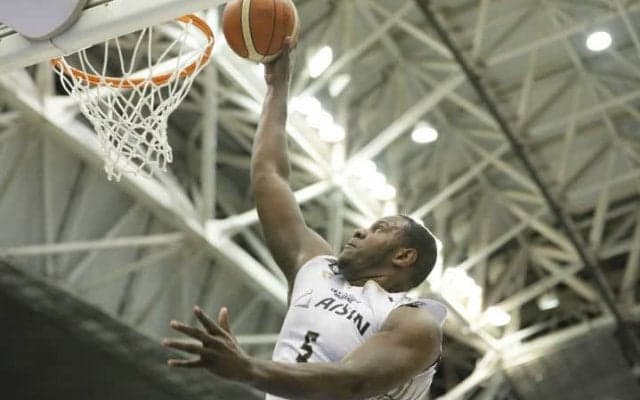 反撃を浴びるも揺らがぬシーホース三河、アクシデントで揺らいだ横浜を寄せ付けず