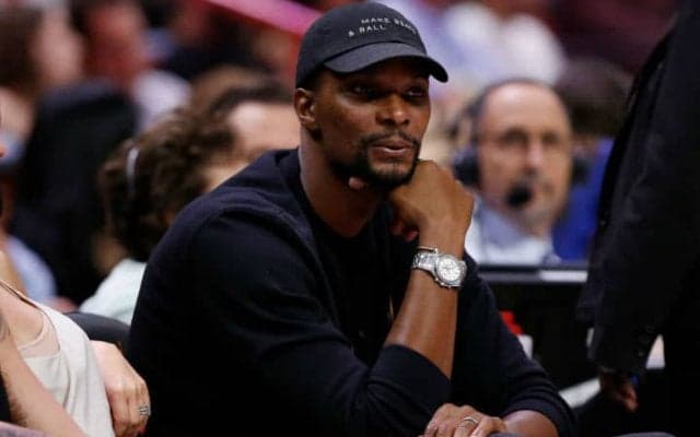 ヒートが事実上引退状態にある、クリス・ボッシュの背番号1を永久欠番に