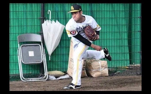 リハビリ中の鷹・加治屋、ネット投球で復帰に一歩前進「次クールで立ち投げ」