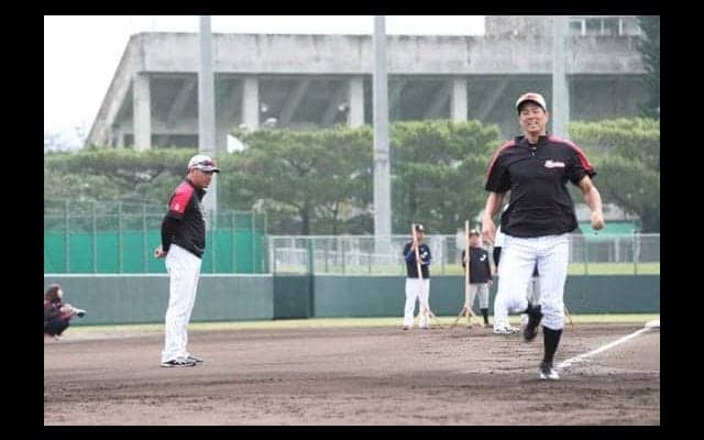 井口監督が「とにかく見守った」1週間　ロッテは実戦開始で次のステージへ