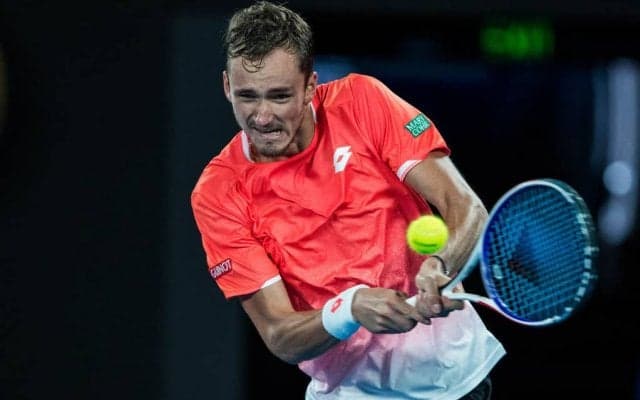 メドベージェフが世界38位を圧倒。わずか1時間9分でベスト4入りを果たす[ATP250 ソフィア]