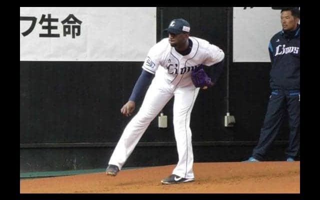 西武ヒースが初ブルペンで21球　捕手を前に座らせ距離を縮めた意図とは…